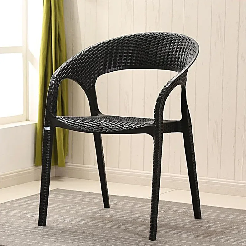 للطاولات والكراسي الخارجية، وكراسي شرفة الفناء، وكراسي الروطان المقلدة، وكرسي بلاستيكي لمتجر شاي الحليب، والطاولات الخارجية والفصل #5