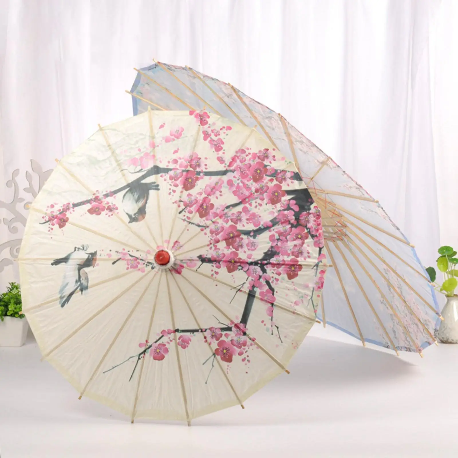 Elegant Chinese Paper Umbrella for Traditional Dance Performances