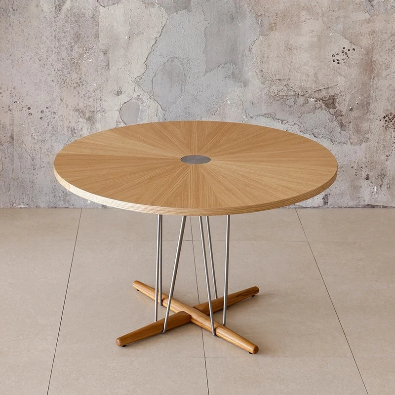 Solid wood log oak round dining table Modern simple white oak round Household restaurant dining table round