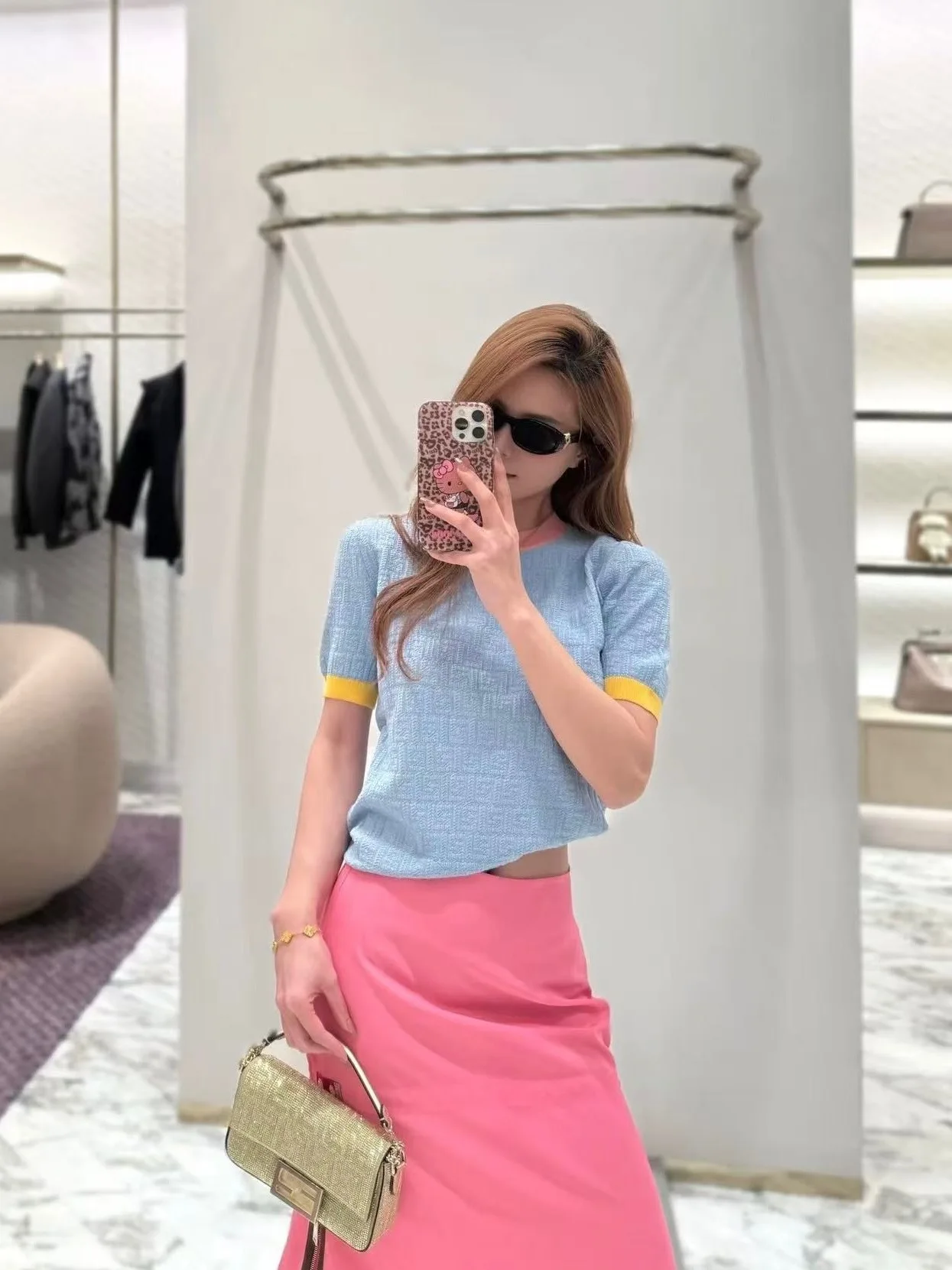 

Модный бренд VIBE: Новая коллекция весна-лето, женский трикотажный топ с коротким рукавом и круглым вырезом, молодежный, универсальный, стильный.