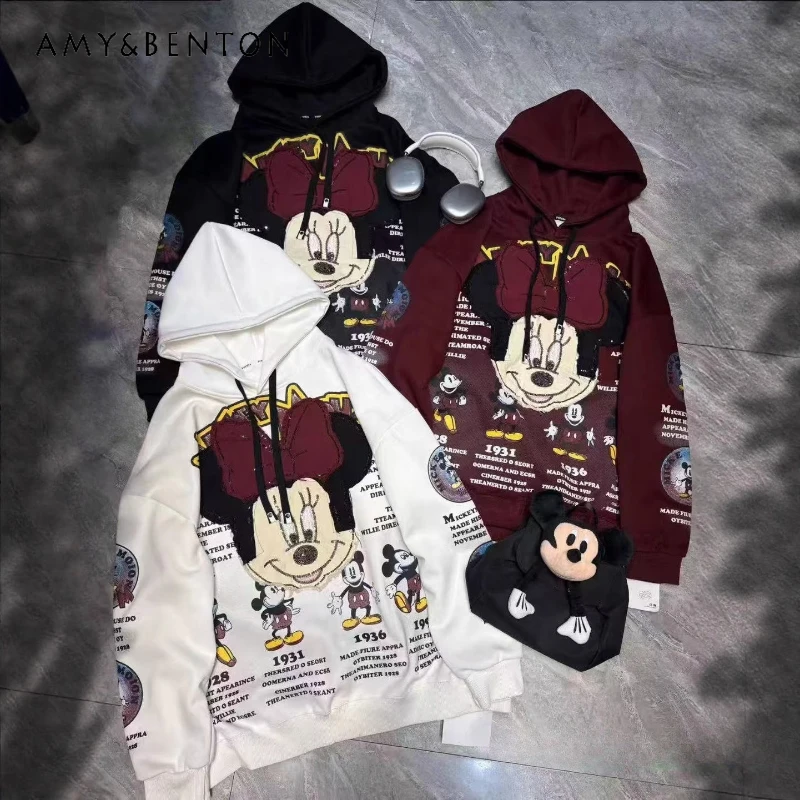 

European Style Short Average Size Hoodies Women's Fashion Letter Patch Graffiti Loose Casual Hooded Sweet Cute Style Sweatshirt