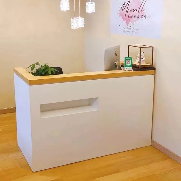 

Угловой кассовый прилавок L-образной формы, простой и современный, для магазина одежды, салона красоты, бара, компании, ресепшн, стойки регистрации.