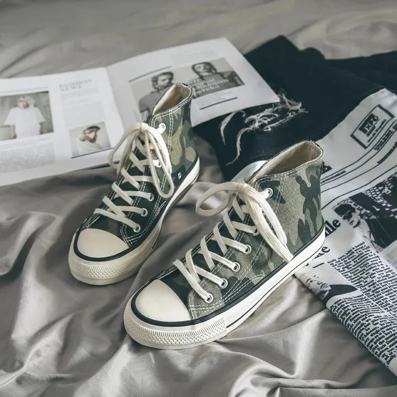 

Men's Canvas Sneakers Couple Fashion Comfortable Skateboarding Shoes Autumn High Top Women Shoes Flats Students Vulcanize Shoes