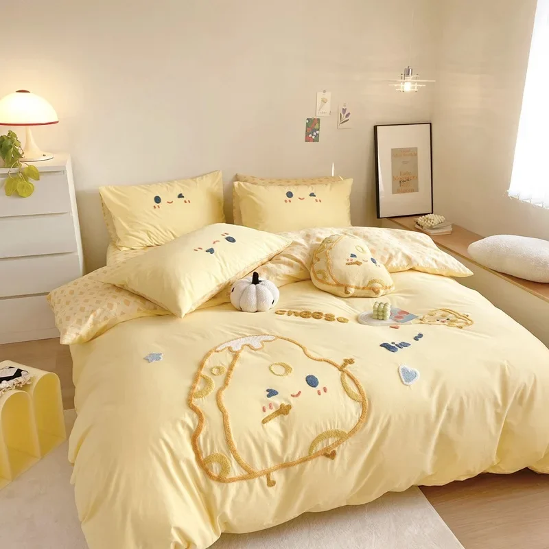 

3/4pcs 2023 Luxury Washed Cotton Towel Embroidered Duvet Cover, Cute and Skin Friendly Warm Home Bedding 1.2/1.5/1.8M