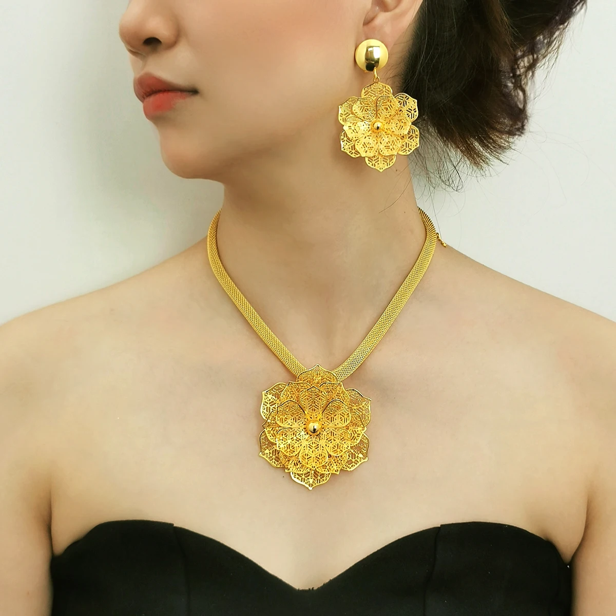 Gold Color Flower Dubai Jewelry Sets For Women Big Choker Necklace & Earrings Weddings Party Sets African Accessories MANILAI
