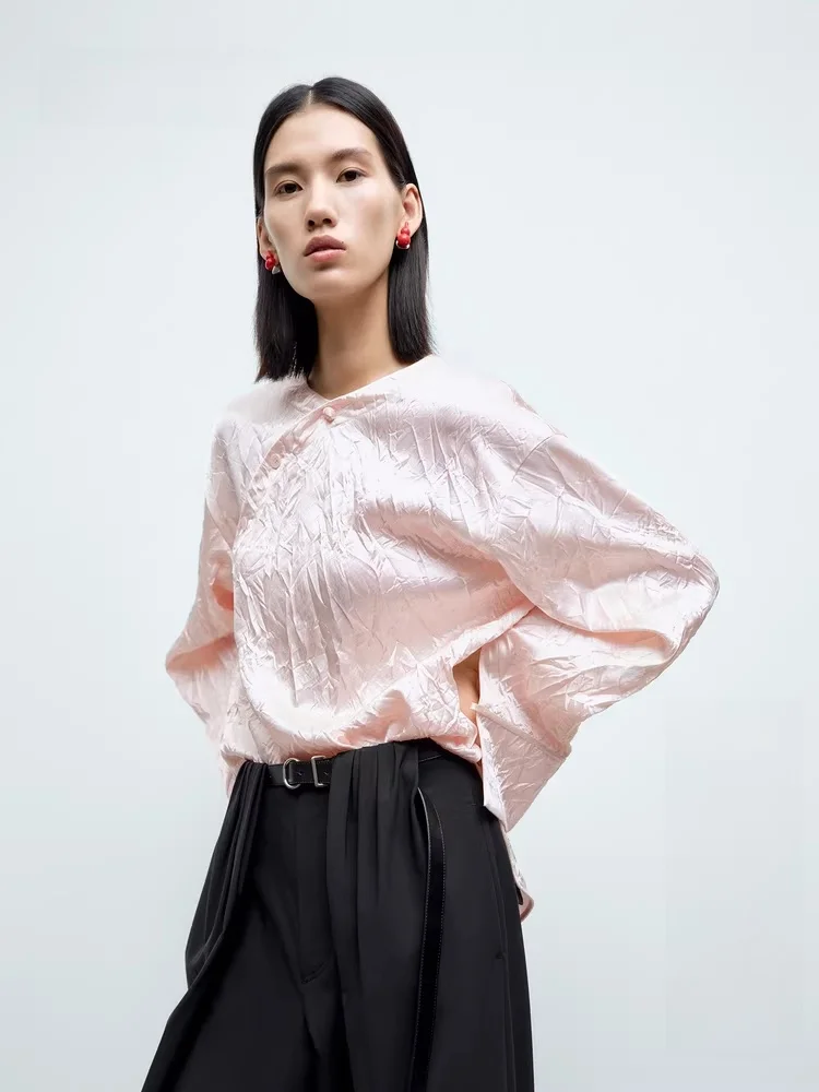 

New Edition Women's irt Spring 2025 Soft Pink Wrinkle Effect Satin Loose Fit Regular Sve Long round Ne Pure Color