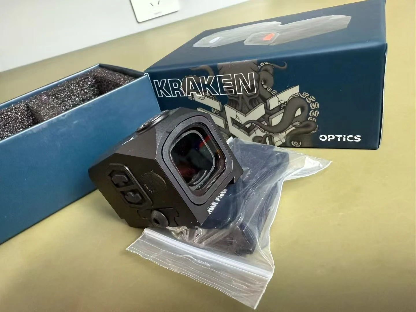

Оригинальный закрытый излучатель Kraken 1x16, многоплатформенный закрытый красный/зеленый точечный прицел, компактная пистолетная винтовка 3 MOA KRK00116-3R 002