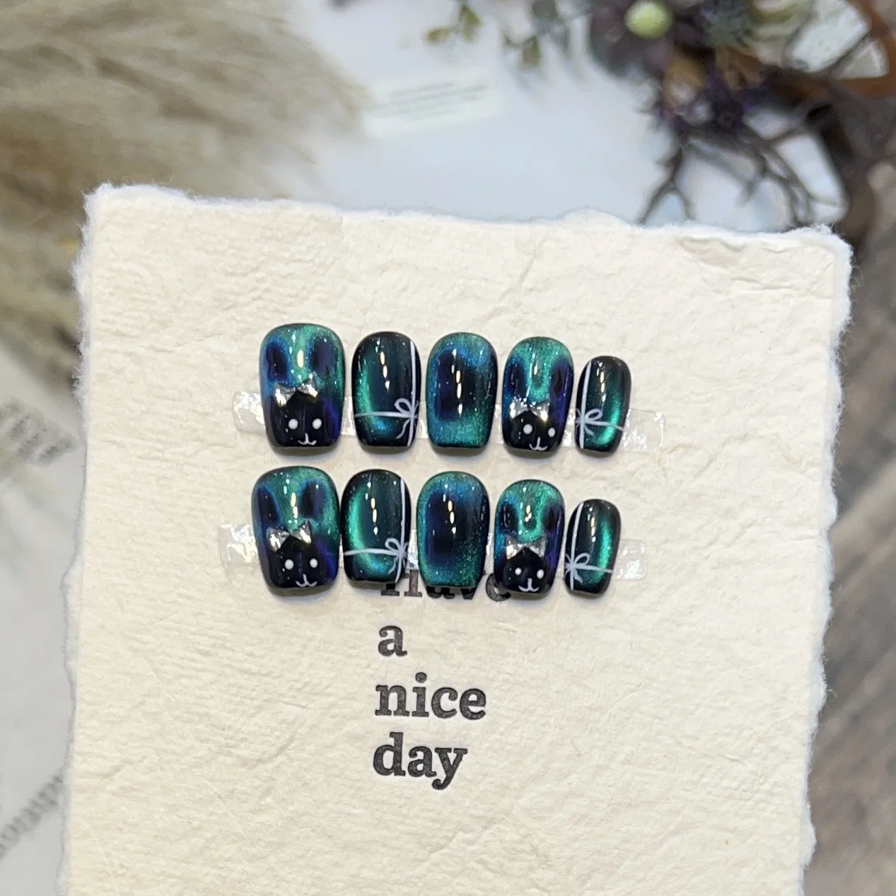 10 szt. Ręcznie Robione Paznokcie Naklejane Efekt Kociego Oka Cyrkonie Motyl Królik Tipsy dla Kobiet i Dziewcząt Odpinane Noszone Sztuczne Paznokcie