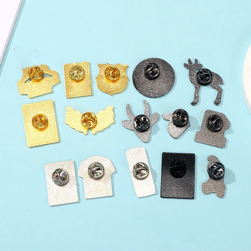

10 Pieces Backpacks Brooches Accessories AL ahli Saudi Arabia Team Logo Series Al aitihad Alloy Al WASL Brooch Alnasser