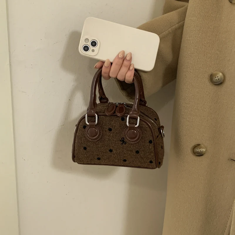 Sweet Personality Commuter Handheld Bag Women's Fashion Casual Design PU Sewing Thread Mobile Phone Bags 여성 토트백