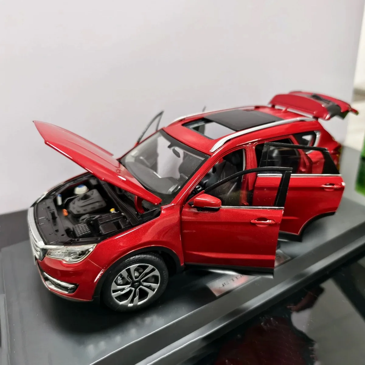 Jetour X70 Alloy Simulation Car Model,CHERY SUV Decoration,Die-Cast Metal Replica,Adult Collectible,Boy Gift,red,1: 18