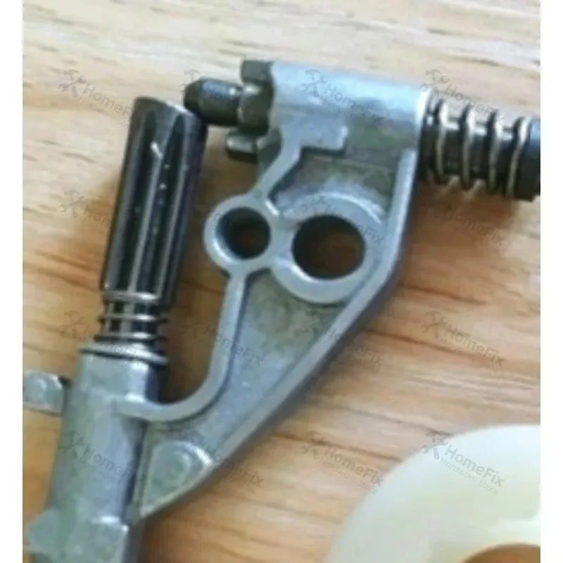 New Style Chainsaw Oil Pump Worm Gear, Compatible with 345 346 350 353 455 456, Auto Oiler Replacement Spare Parts
