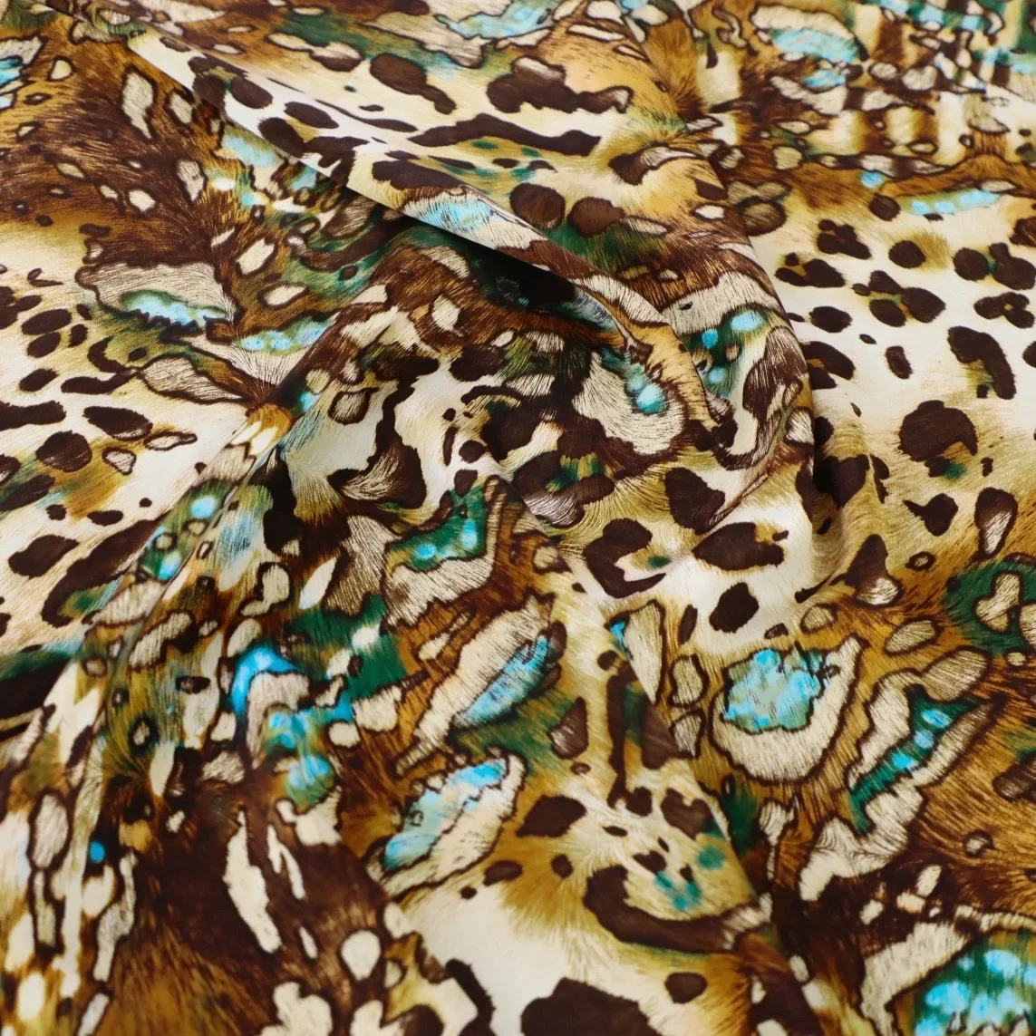 

Brown Blue Leopard Print Silk Crepe Plain Fabric-Perfect for Dressmaking Blouse and Other Fashion Projects 140CM Wide 20MM R050