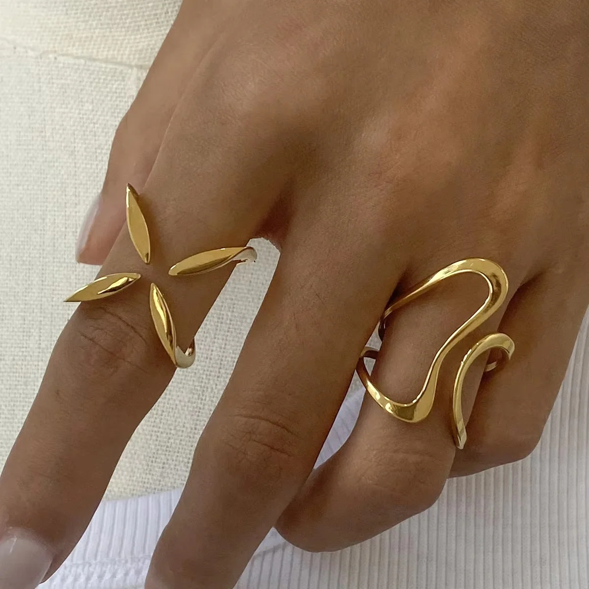 Yori New Stainless Steel Jewelry Minimalist Metal Golden 18 K PVD Plated Allergy Statement Fashion Jewelry 2024