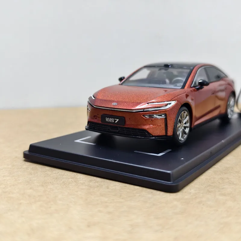 

Original Gac Toyota 1:43 Bozhi 7 Assembled Alloy New Energy Car Model Customizable License Plate Collectible For Car Collectors