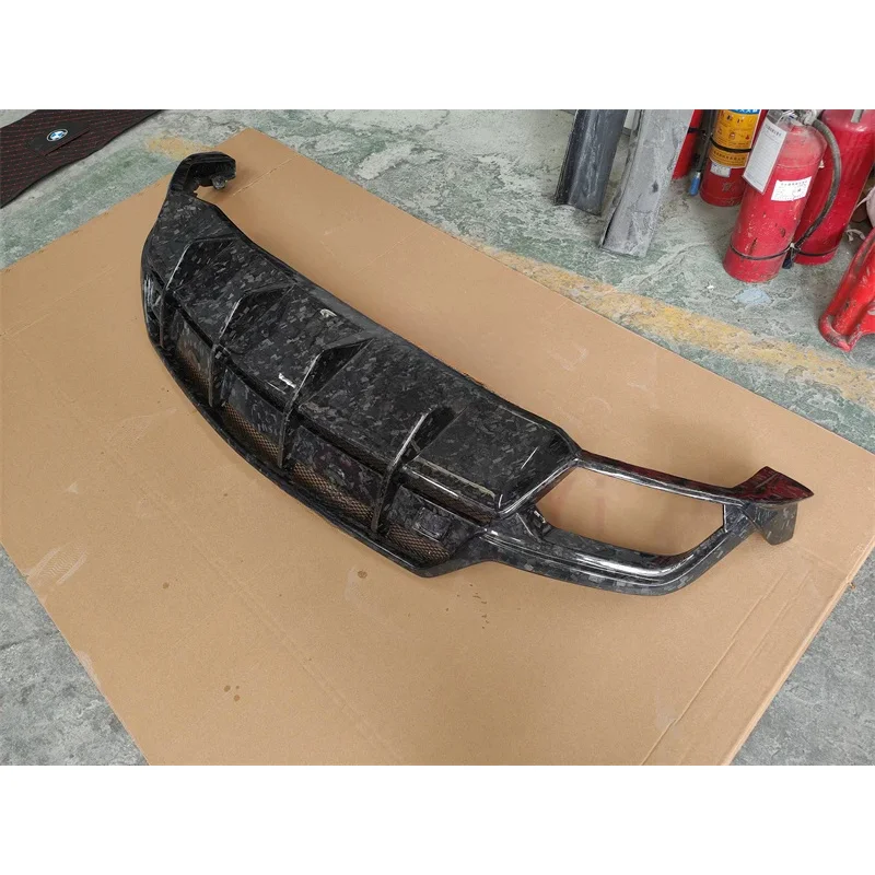 

High Quality Forged Carbon Fiber-style Rear Diffuser Chin Body Kit URUS High Quality Hot Selling