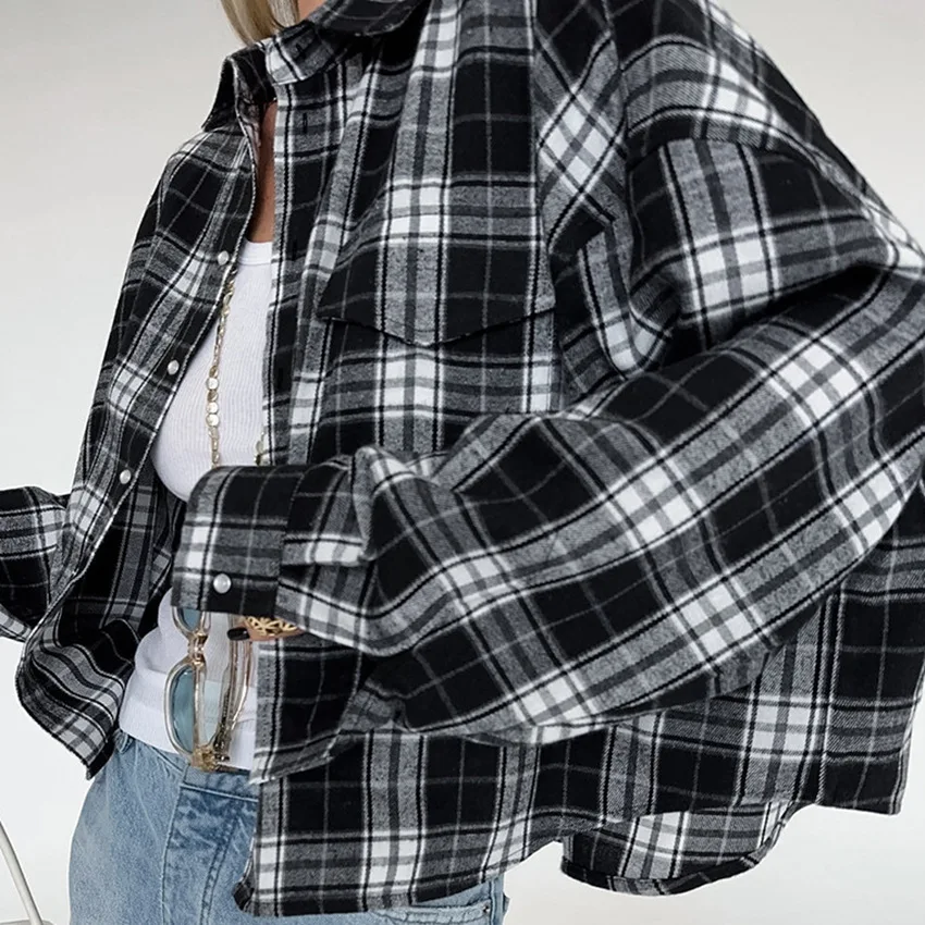 

Fashionable classic versatile black and white checkered shirt for women's spring and summer new long sleeved checkered jacket