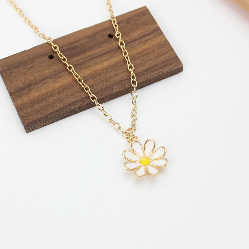 Punk White Daisy Pendants Chain Chokers Necklace For Women Men Gold Color Clavicle Collar Jewelry Hiphop Girl Boy Accessories