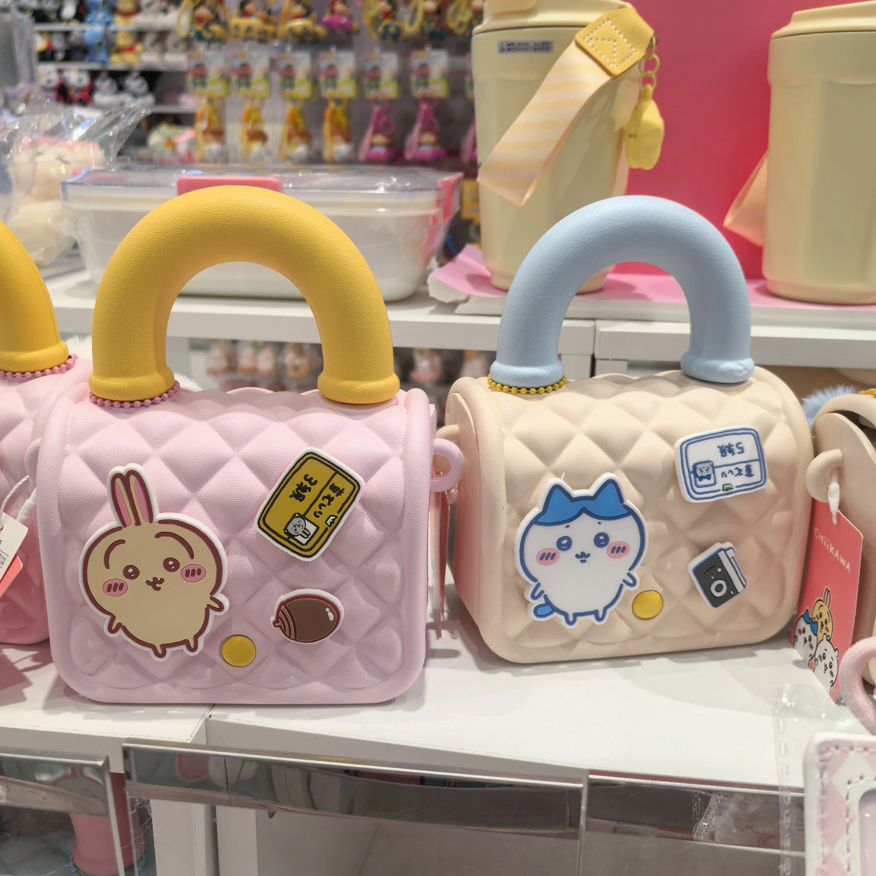 

Сумки с отверстиями серии Chiikawa Minicom Cute Handbags Usaqi Hachiware Contrast Crossbody Маленькие и портативные