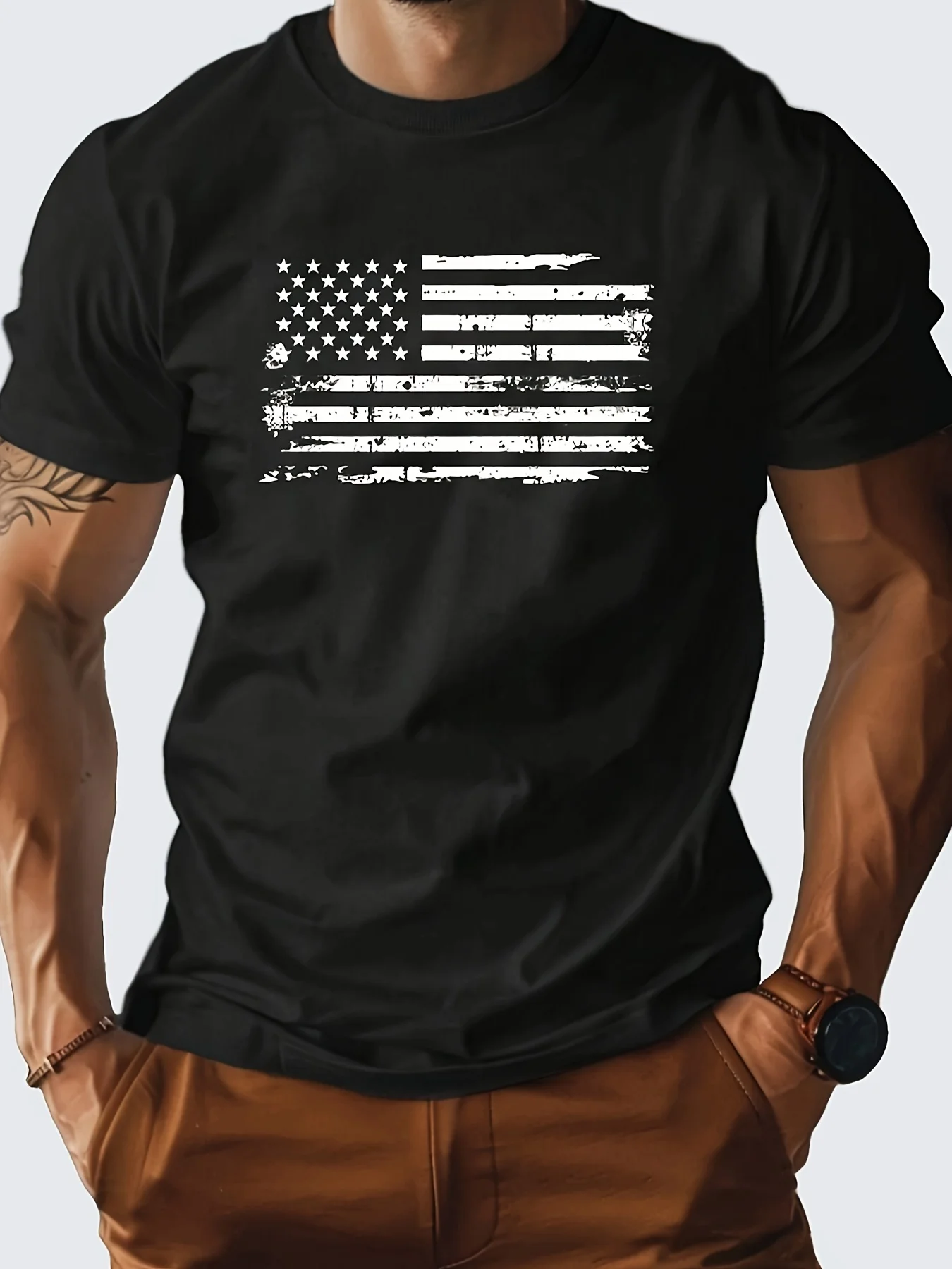 تي شيرت رجالي برسومات العلم الأمريكي الوطني - قطن أسود، رقبة دائرية، كاجوال وأنيق، ملابس صيفية، مقاس عادي