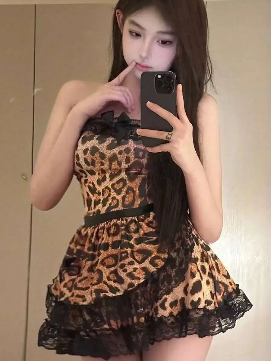 Abito sexy in pizzo con stampa leopardata Cat Girl con spalle scoperte V profondo stile puro desiderio uniforme tentazione abito da cameriera affascinante fuoco 61BX