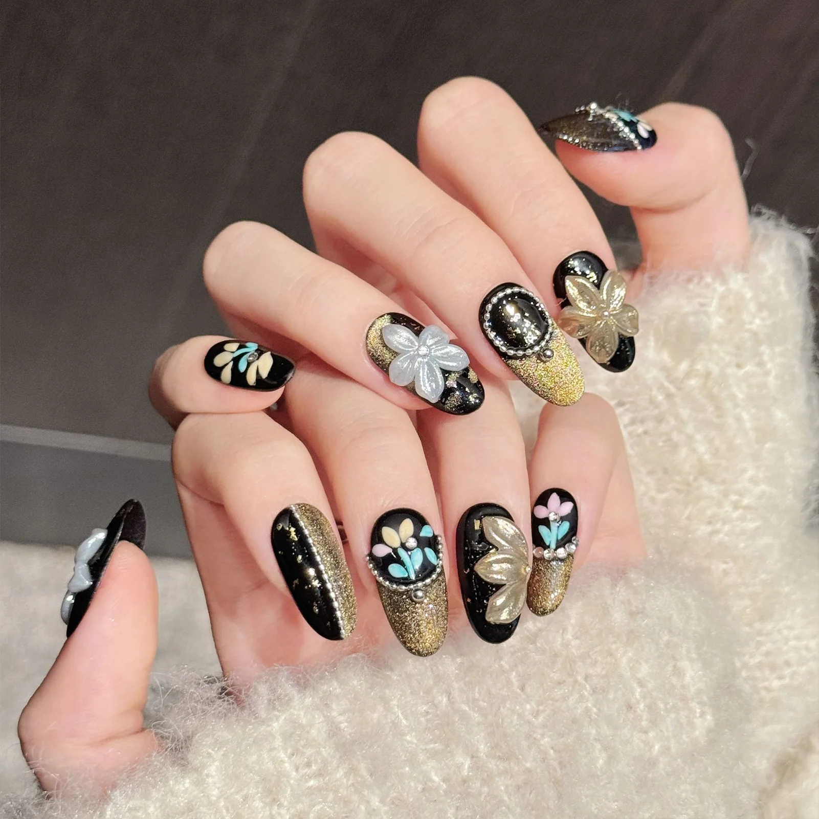 

10pcs Handmade Press On Nails Shiny Black-Gold Almond Fake Nail Patches 3D Carving Flower Designs Light Luxury False Nails