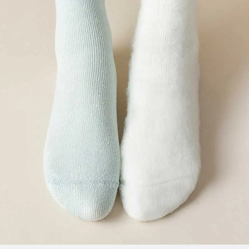 Autumn and winter new thick socks for women with velvet thickened warm giant thick coral velvet socks winter leisure solid color