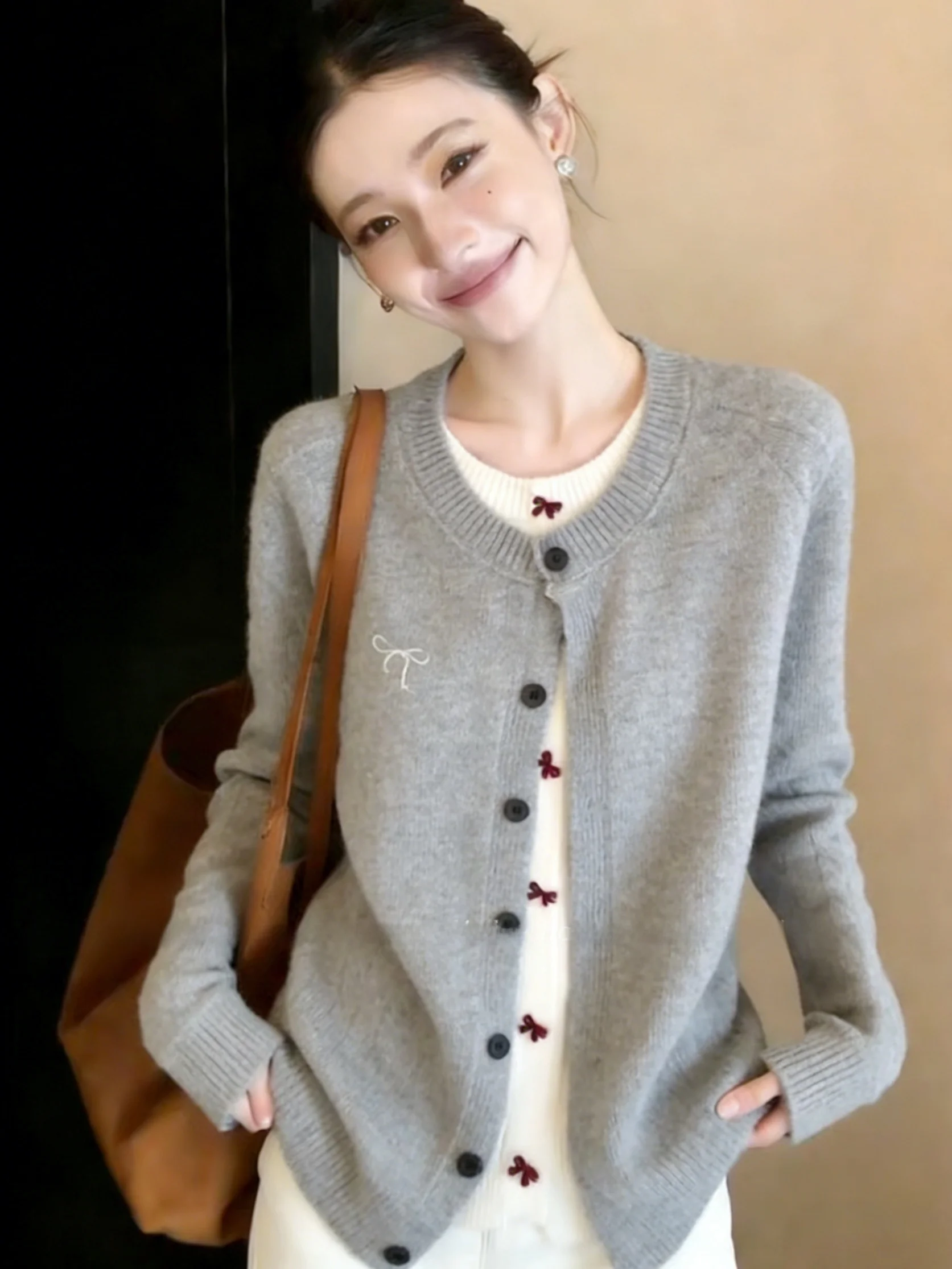 

Весенний кардиган 2026 года в корейском стиле с вышивкой и узлами, вязаный, открытый, женский, с эффектом высококачественного свитера