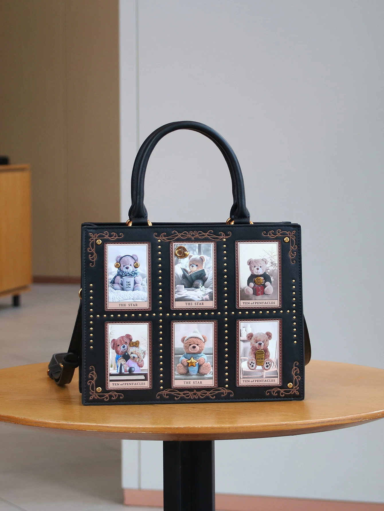 

2025 High-end fashion summer new handbag handbag niche design Tarot tile tote bag large capacity Y2K cute bear bag strange wind