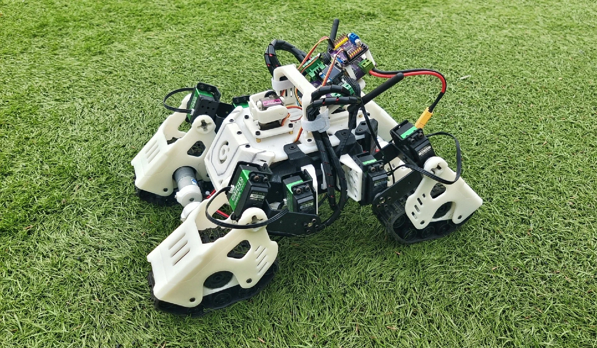 Applicable to A set of 3D printed shell for a four-wheel legged composite robot, made of PETG material
