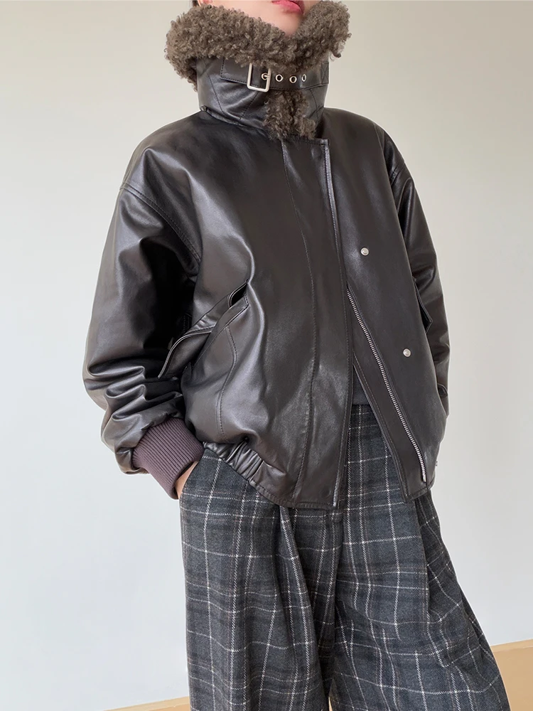 Piumini d'oca in vera pelle con colletto in lana naturale Piumini da donna di fascia alta semplici corti invernali in morbida cera d'olio Vera pelle di pecora