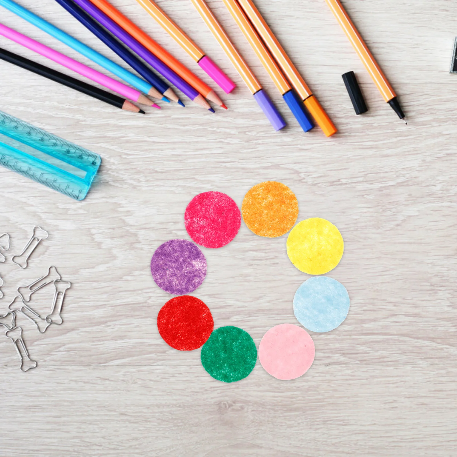 

100Pcs Mixed Color Non-Woven Round Felt Pads DIY Craft Materials Pre-Cut Circles for Needle Felting Garlands Wreaths Jewelry