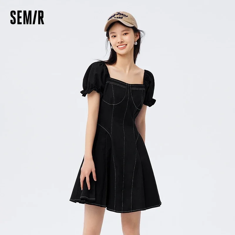 

Semir Dress Women Bubble Sleeve Square Neck Elegant And Playful 2024 Summer New Spice Girl Skinny Bright Line Pleated Dress