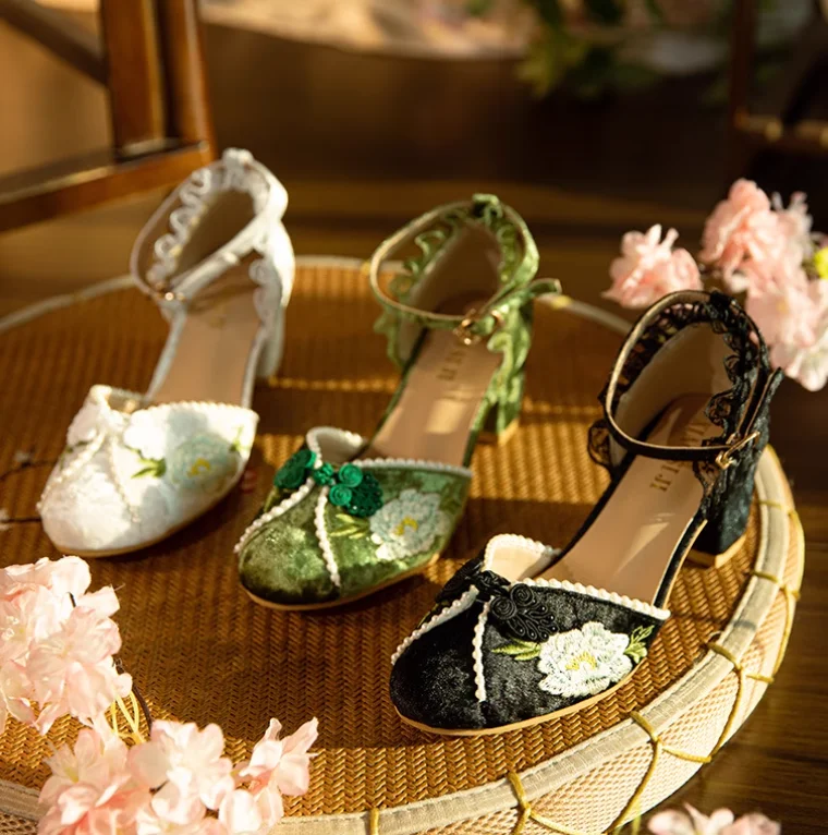 

Chinese Style Retro French Mary Jane Shoes Summer Thick Heel Pearl Buckle Embroidered Cheongsam Shoes