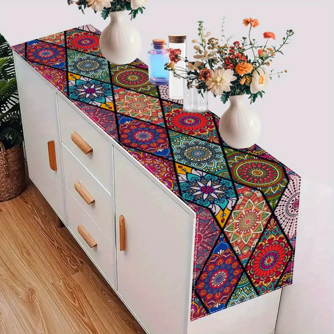 A Bohemian-style tablecloth, suitable for restaurant celebrations, family gatherings and kitchen table decorations