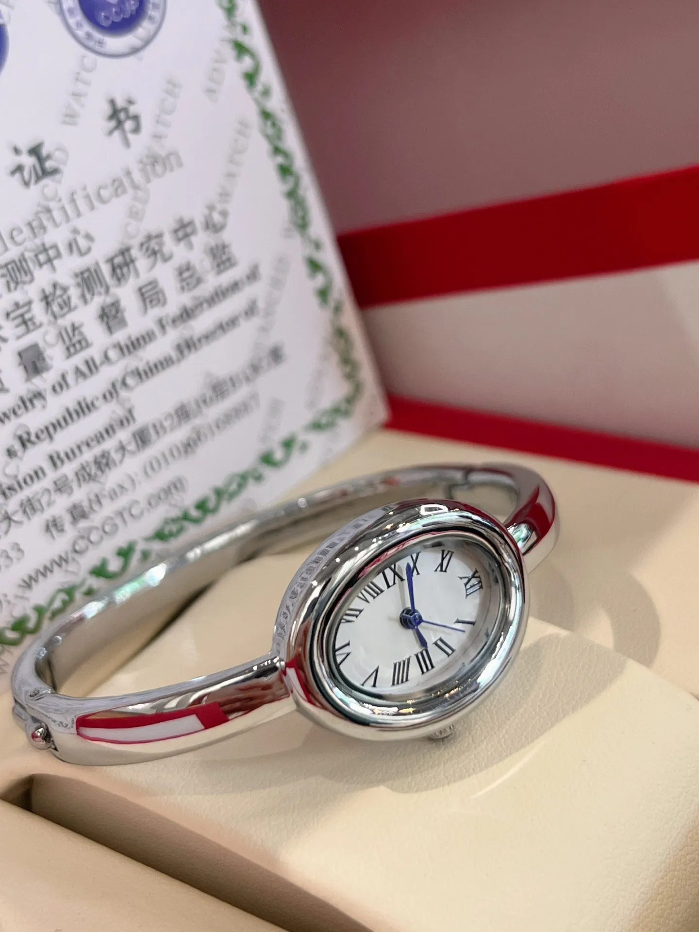 2025 سوار جديد نمط المرأة كوارتز فاخر كرونوغراف ثلاثي اليد