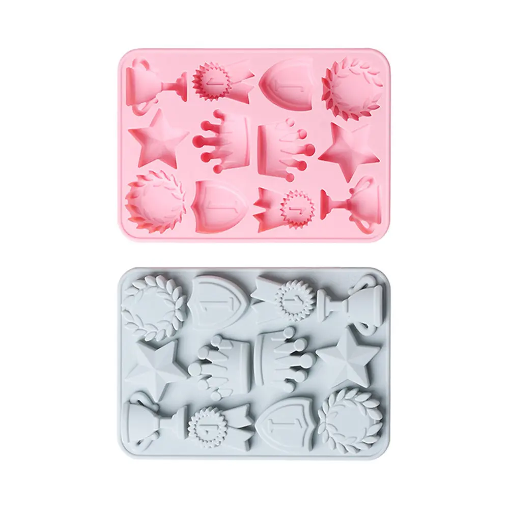 

Набор из 2 силиконовых форм для выпечки в виде короны: для шоколада, конфет, фондана, десертов. Гладкое и легкое извлечение из формы. Профессиональный набор для начинающих.