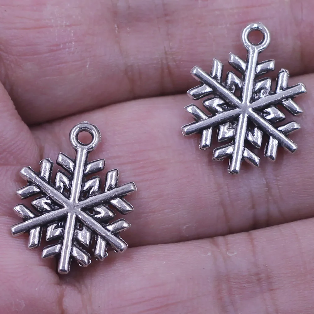 

200Pcs Pendants Christmas Festival Snowflake Silver Tone Charms 19x17mm