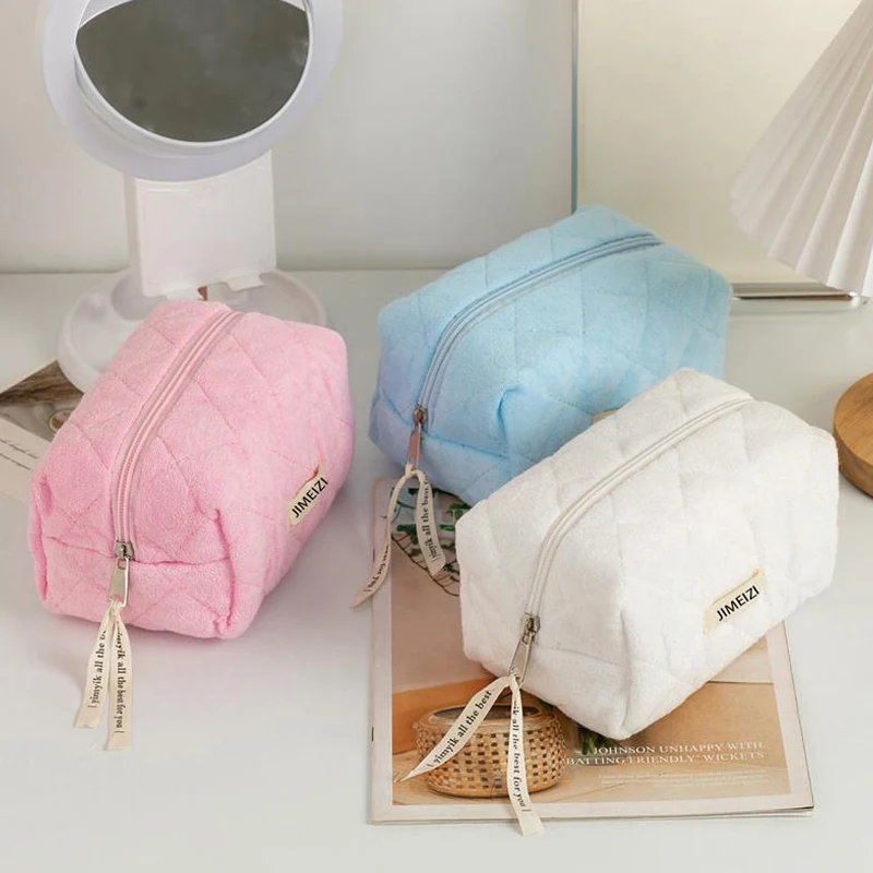 

Милая плюшевая косметичка с ромбовидной решеткой, пенал для девочек, портативная сумка для хранения большой емкости, сумка для туалетных принадлежностей, студенческие канцелярские принадлежности, подарок