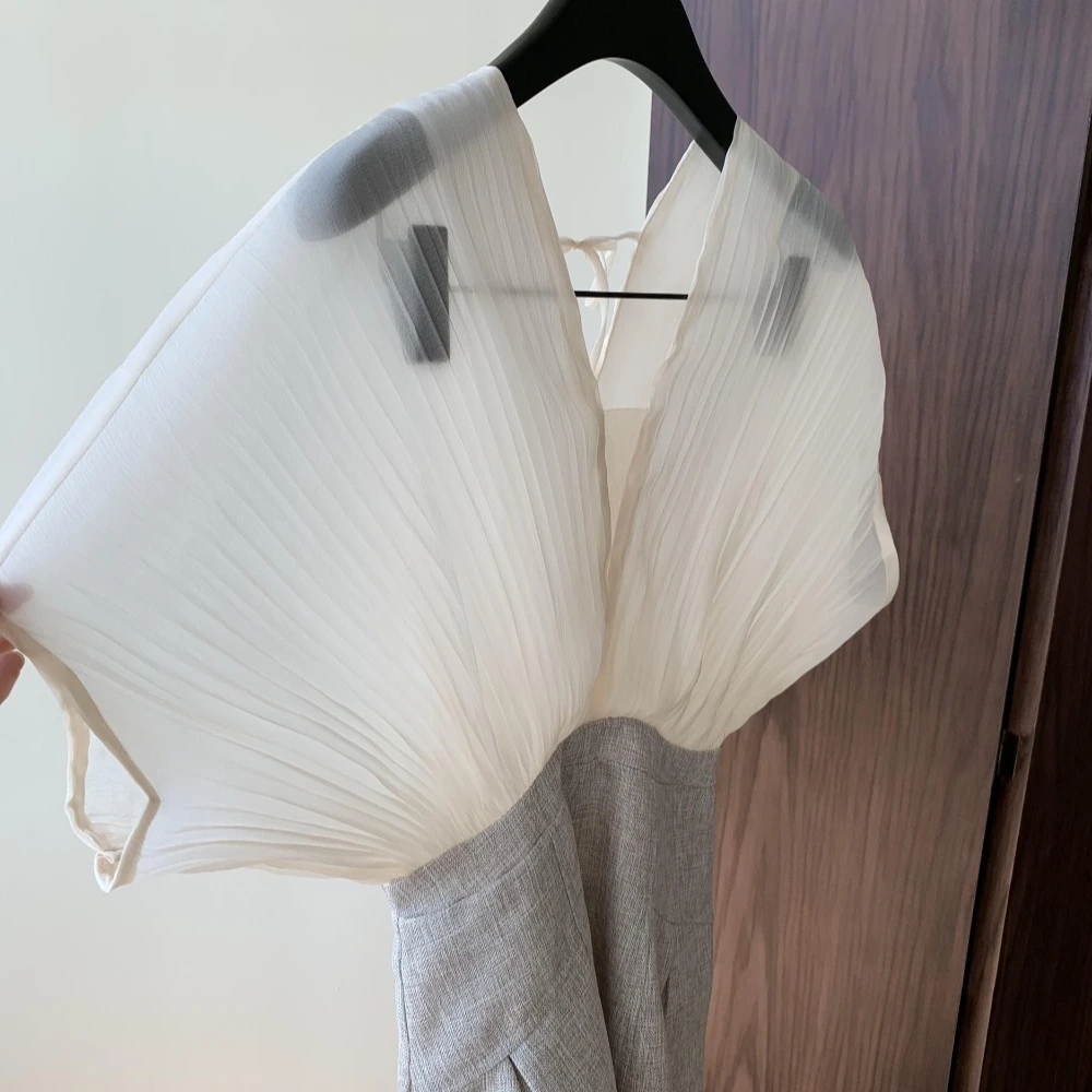 กางเกงขาสั้นจั๊มสูทแขนสั้น Niche Pleated Bat Sleeve สําหรับผู้หญิง