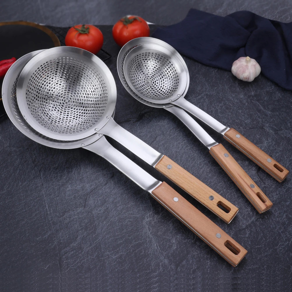 

Stainless Steel Hot Pot Spoon Multifunctional Oil Filtering Noodles Spoon Kitchen Utensil with Wooden Handle Easy