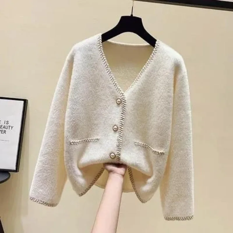 

Fashion New 2025 Jacket White Cardigan Gentle Sweater Spring and Autumn Knitted