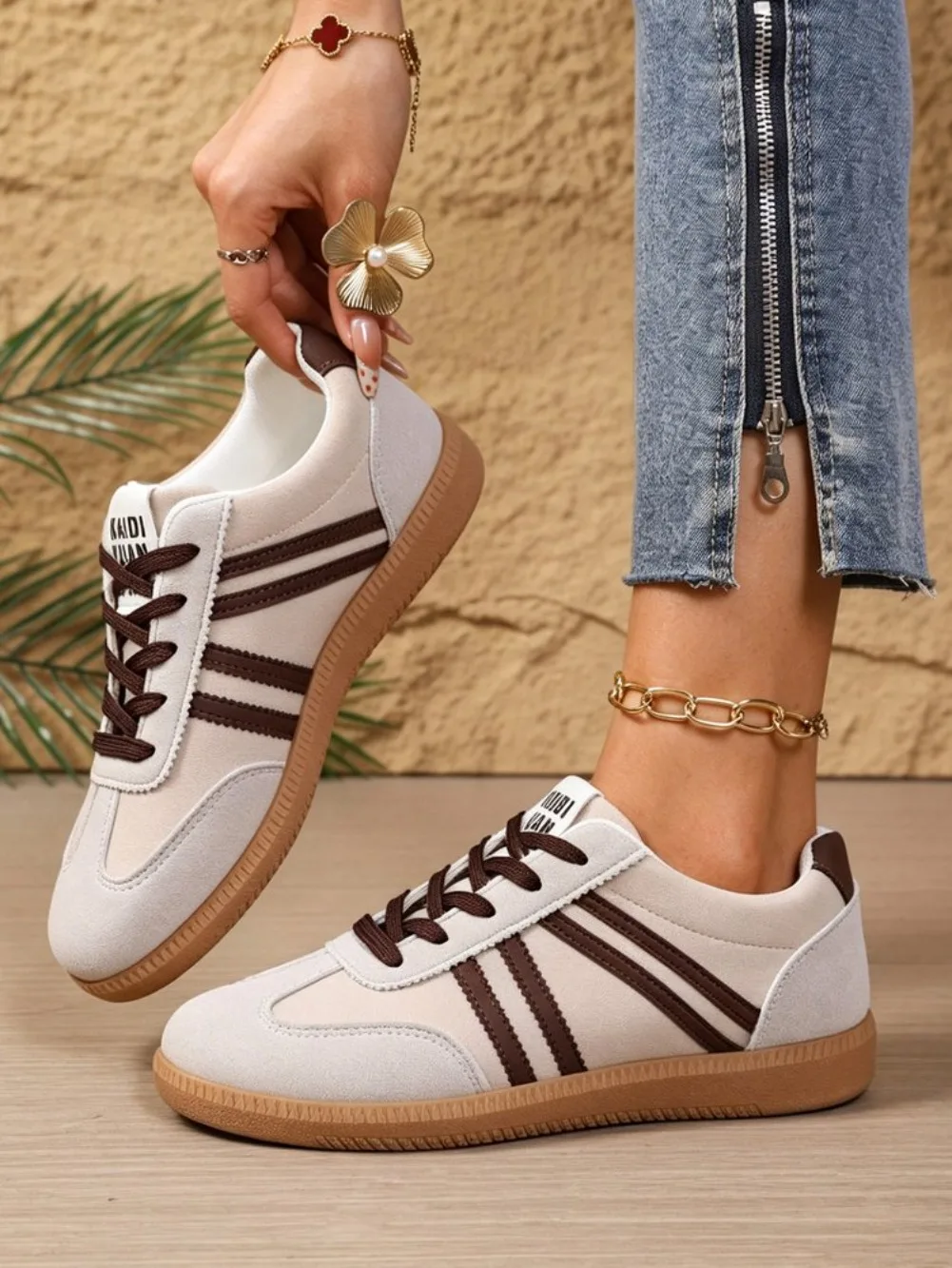 Leichte, bequeme Sneaker, modische, gestreifte Sportschuhe mit Schnürung, Damen-Freizeitschuhe, atmungsaktiv, niedrig geschnitten, mit Gummisohle. – Detail 5
