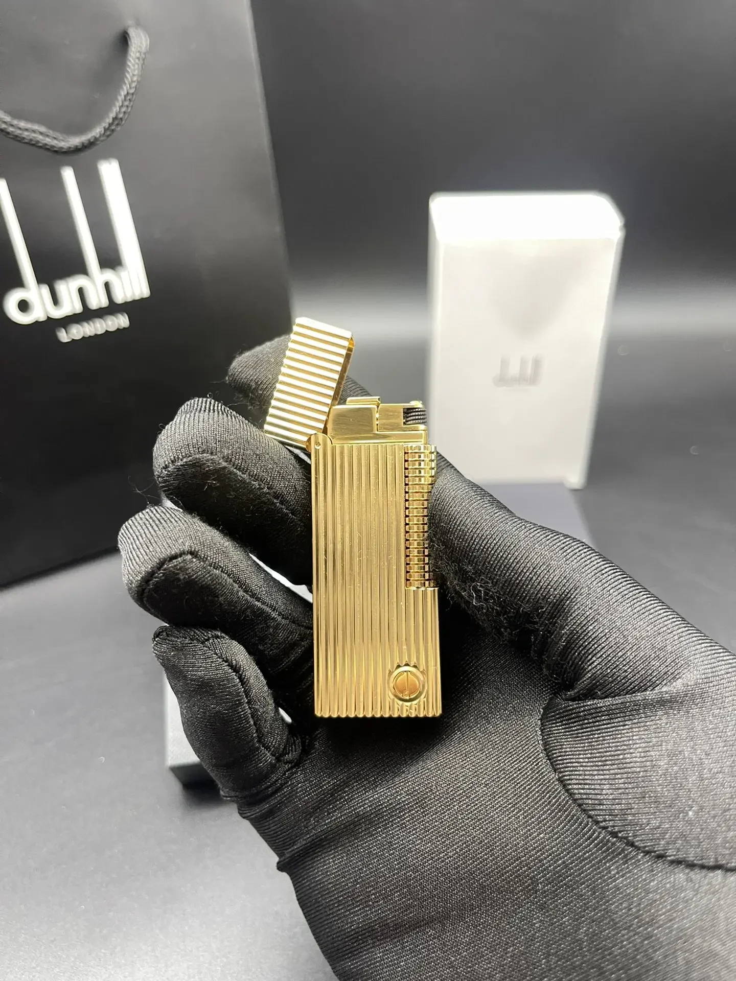 Dunhill Gold Vertical Pattern Metal Kitchen Barbecue Windproof Cigarette Lighter Suitable for Men\'s Gift Cigarette Accessories