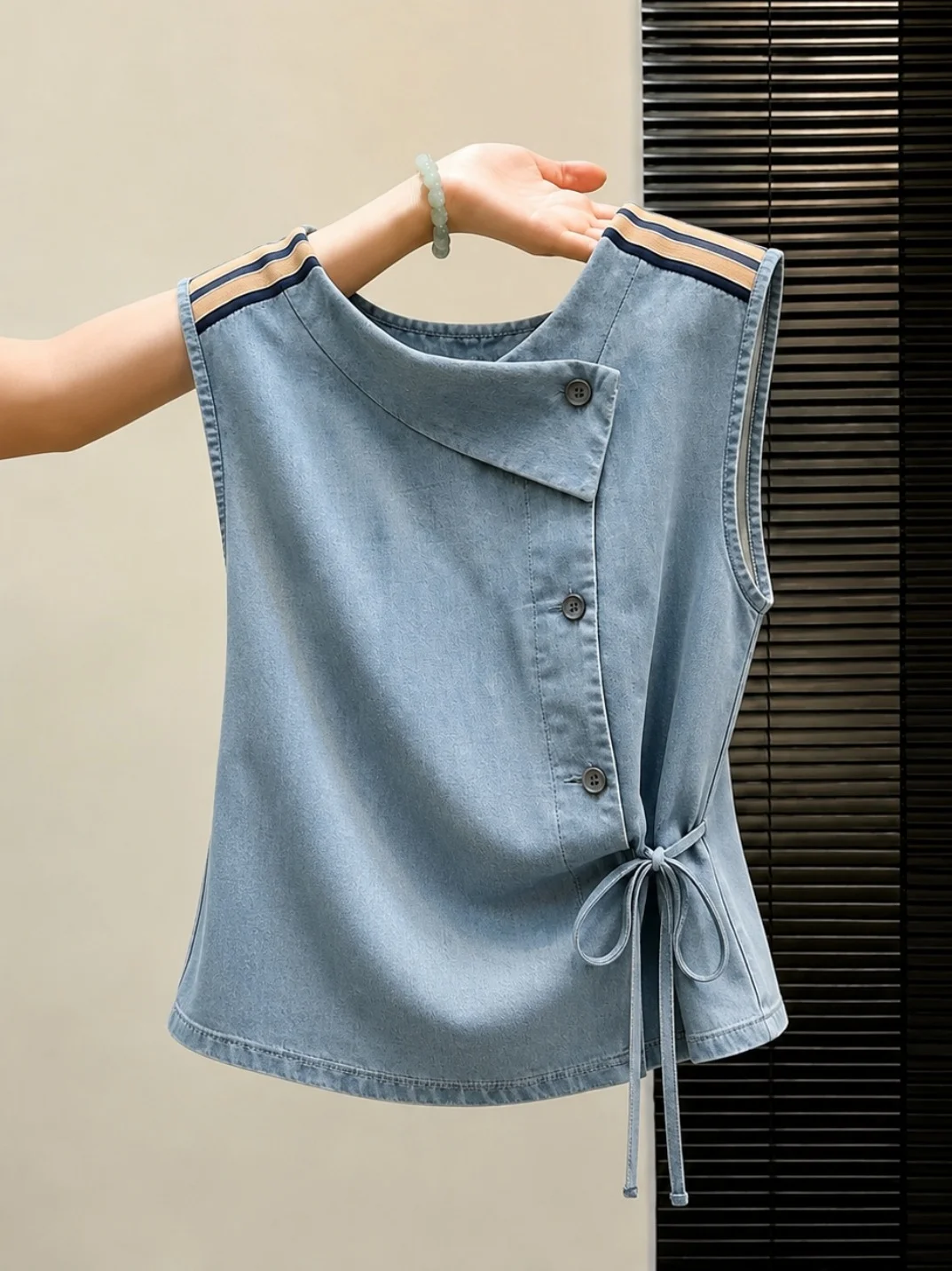 

Elegant Slim Fit Denim Vest Fashionable Summer Shirt Stylish Versatile Little Top for Ladies Trendy Casual Wear Single Button...