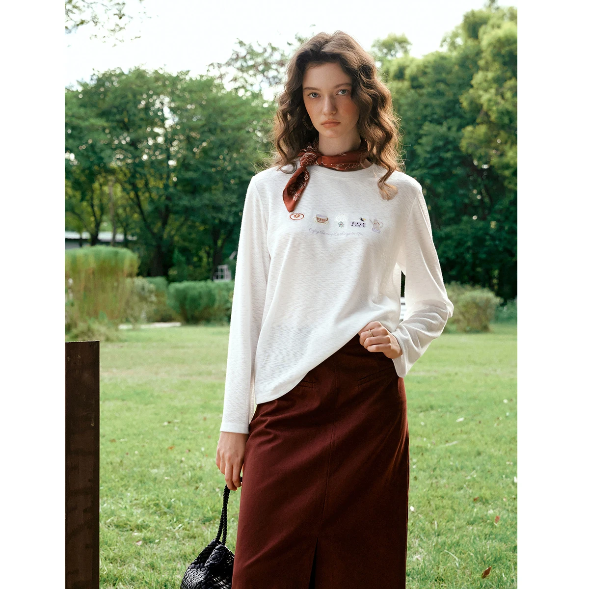 

OLrain Women's Loose Fit Embroidered Top Casual Long Sleeve T-Shirts Spring 2026 Round Neck Knit Thick Female Tees O58CT002269