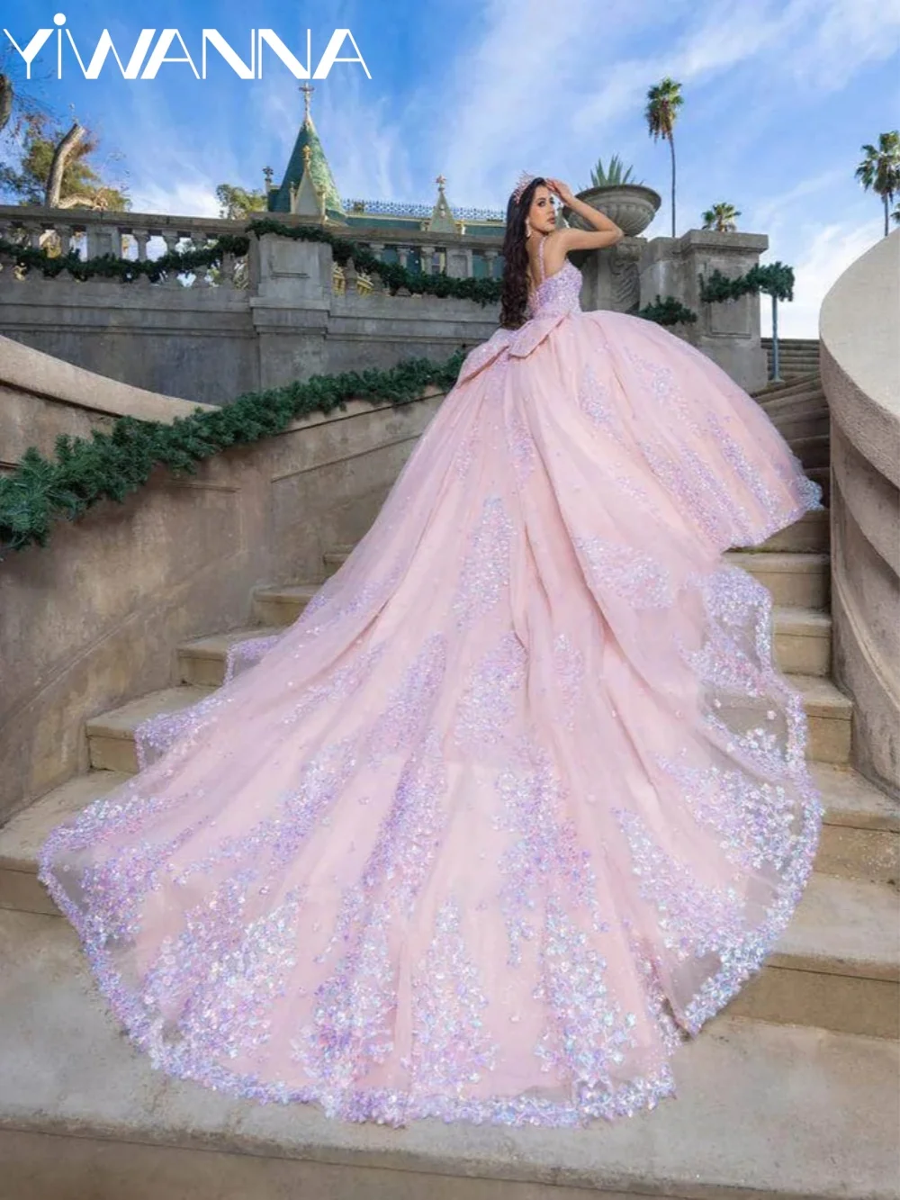 

Pink Sparkle Quinceanera Dress Princess Ball Gown Spaghetti Strap Sequin Applique Court Train Formal Prom Sweet 15 16 Party Gown