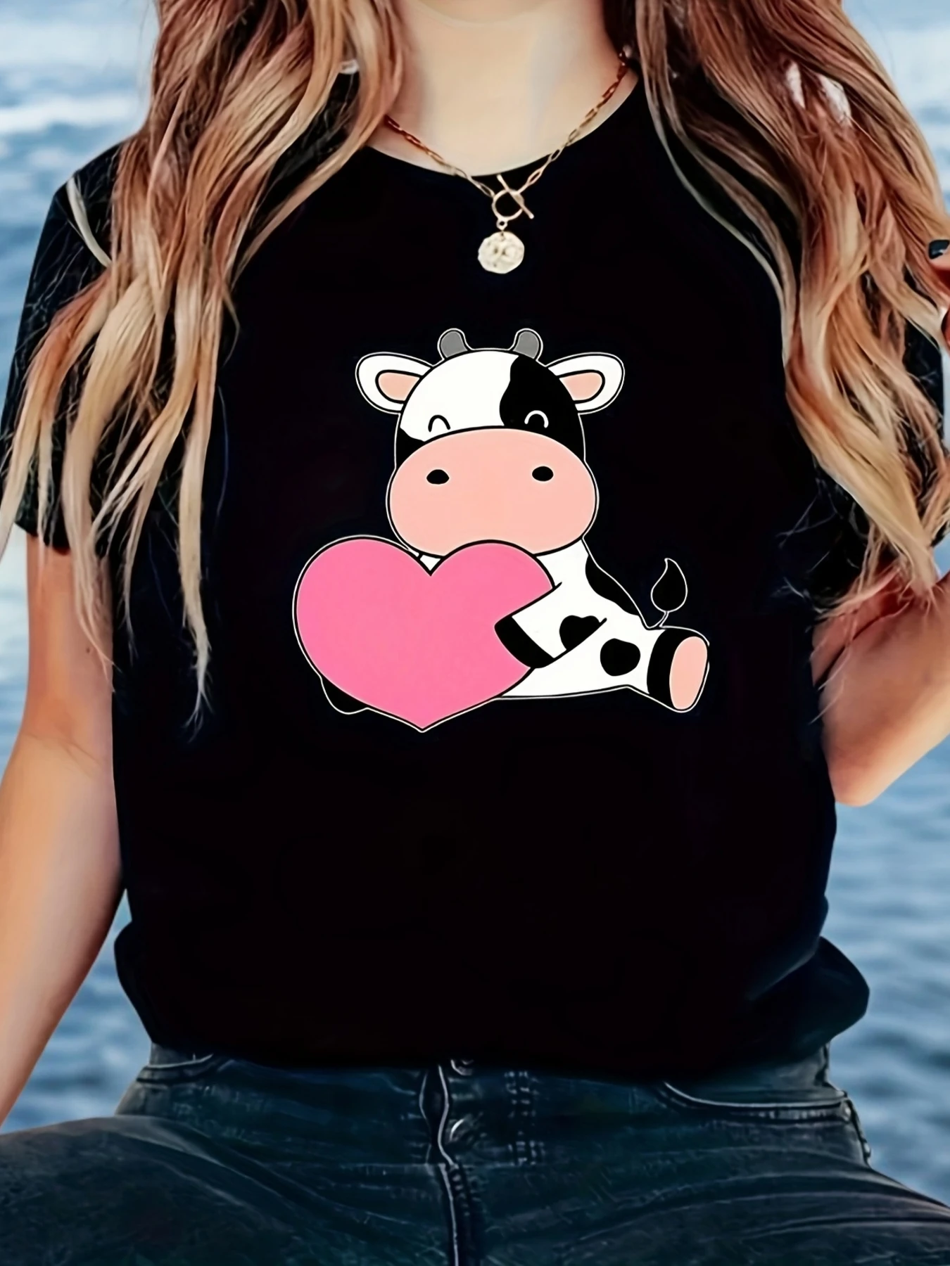 

Vibrant Cartoon Cow Print T-Shirt Women's Casual Round Neck Short Sleeve Top Summer Fun Pattern Personality Fashion Aesthetic