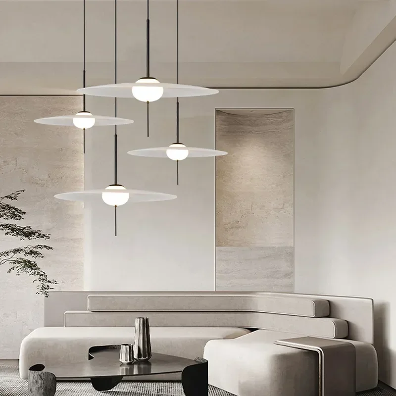 Nowoczesna kreatywna lampa wisząca na stół do jadalni Światło nordyckie luksusowa restauracja wisząca lampa wisząca do dekoracji salonu
