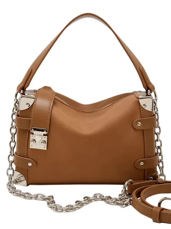 

Faionable oulder Crossbody Bag Women's Handbag Underarm Button Nail Small Square Bag MK DN European Sle Soft Leather